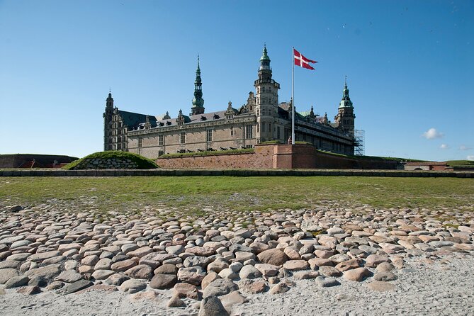 Full-Day Tour; Castle, Palace & Cathedral, Winter(JAN-MAR) - Two hours at Frederiksborg Palace