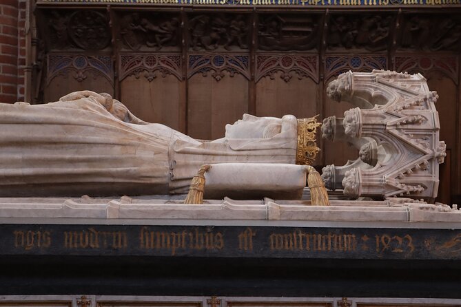 Full-Day Tour; Castle, Palace & Cathedral, Winter(JAN-MAR) - A small group and a guide-led day