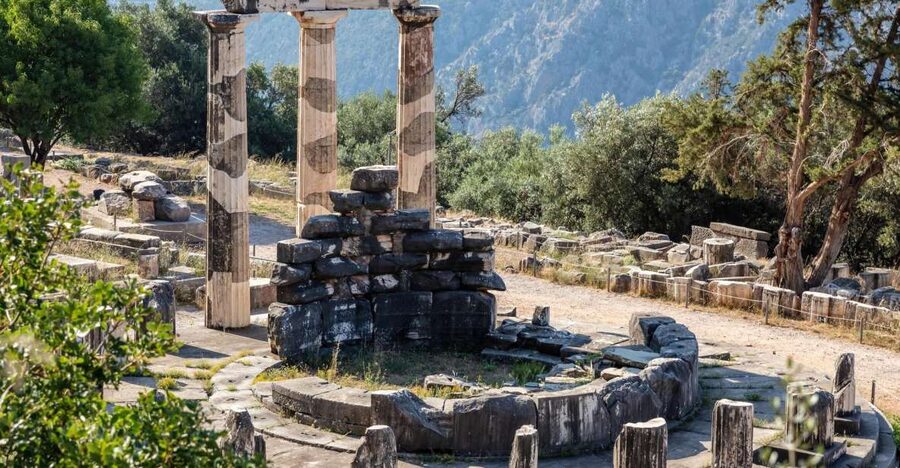 ''Full-Day Tour of Delphi-Monastery Hosios Loukas- Livadia'' - Livadia gives the day a short local pause