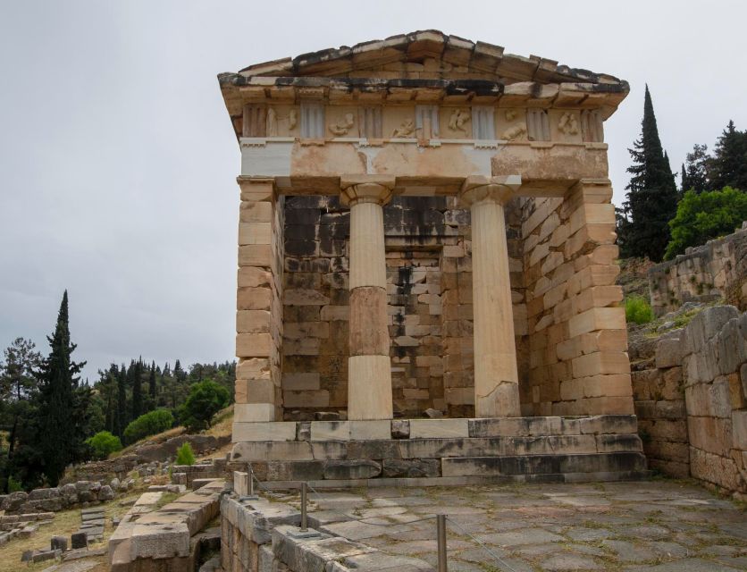 ''Full-Day Tour of Delphi-Monastery Hosios Loukas- Livadia'' - What private transport adds to the experience