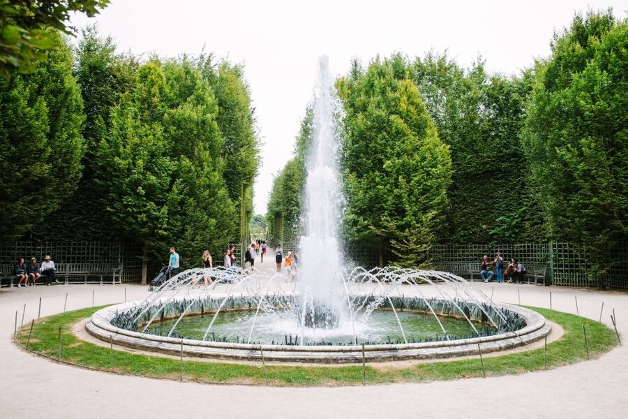 Gardens of Versailles Walking Tour & Palace Entry - The important difference between a garden tour and a palace tour