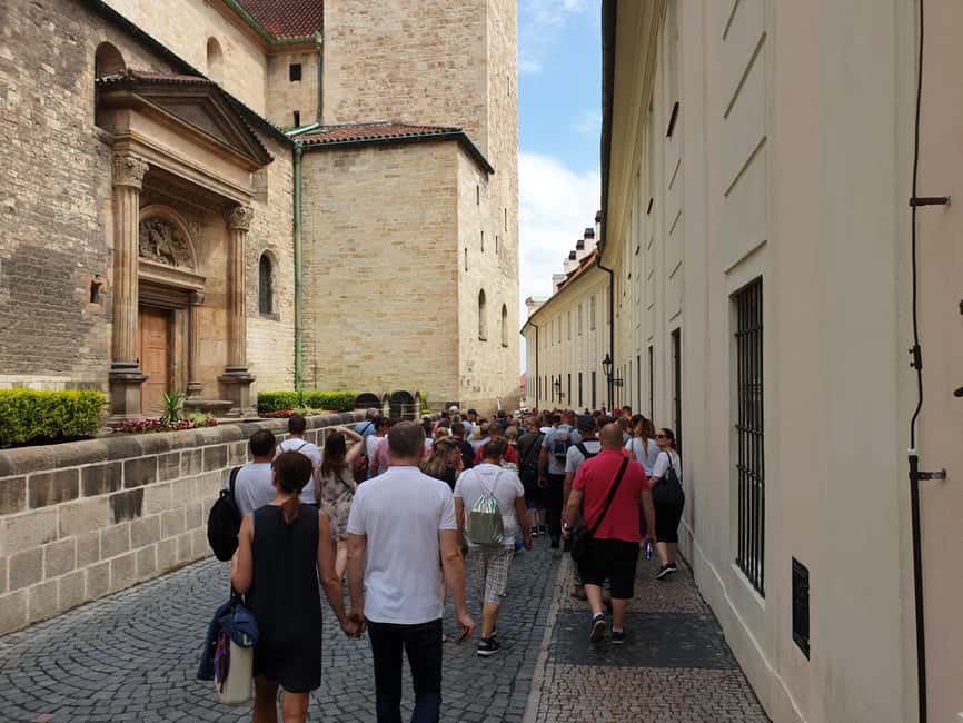 Get&Go:Prague Castle Ticket & E-Guide with Discount Vouchers - How the mobile audio guide works