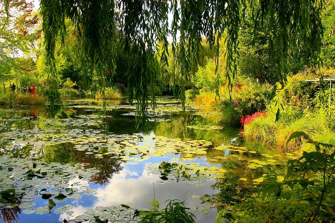Giverny and Versailles Small Group Day Trip from Paris with Lunch - Why Giverny and Versailles work in one day