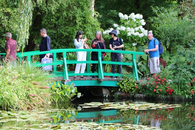 Giverny's House & Gardens plus Versailles Palace Day Trip with Lunch from Paris - Monet’s house and gardens at Giverny