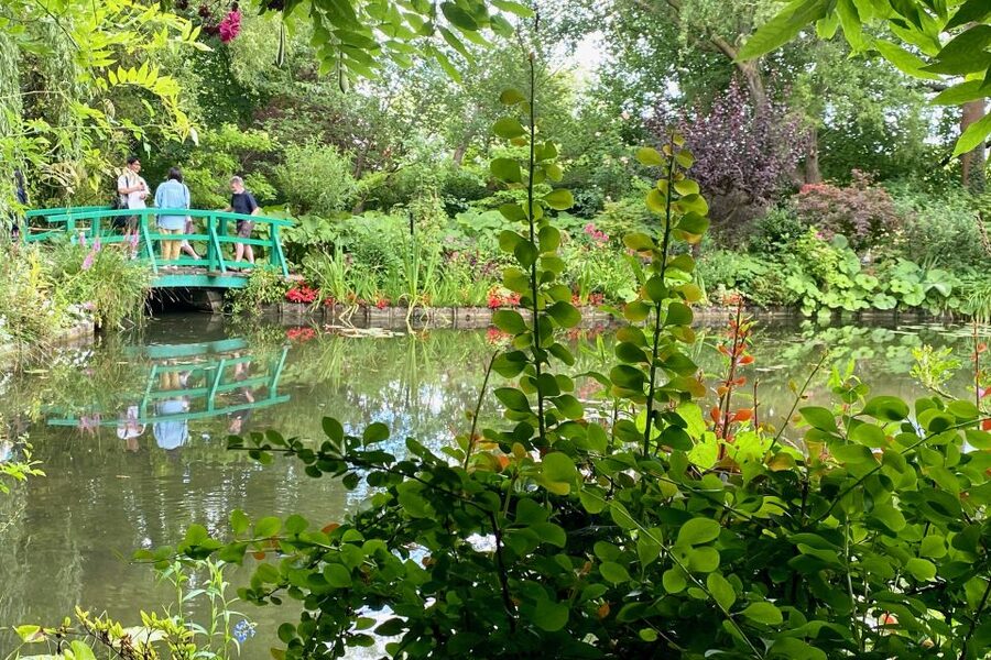 Giverny Versailles Trianon Small Group by Minivan from Paris - The drive to Versailles and the guide’s story