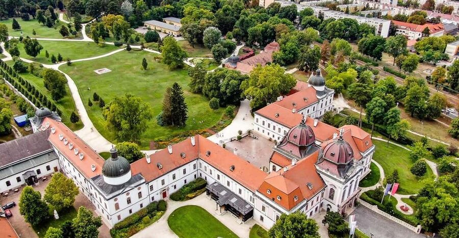 Godollo: The Royal Palace of Gödöllő Ticket - Entering the royal apartments of Sisi and Franz Joseph
