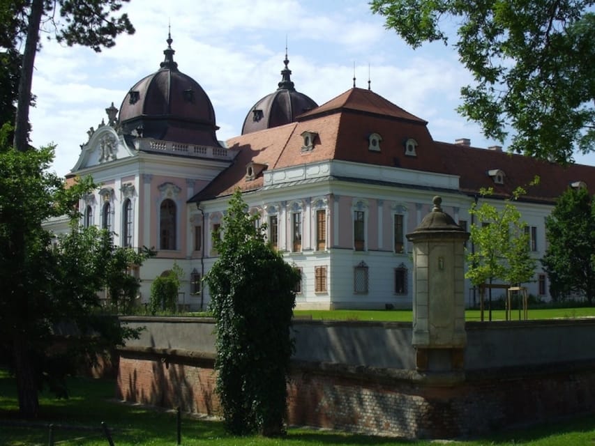 Godollo: The Royal Palace of Gödöllő Ticket - The Palace Park adds breathing room