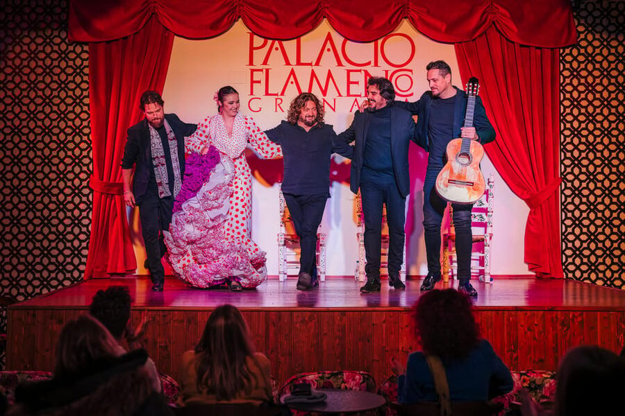 Granada: 1-Hour Traditional Flamenco Show at Palacio - A small flamenco room in the center of Granada