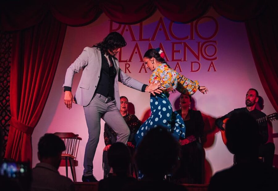 Granada: 1-Hour Traditional Flamenco Show at Palacio - Practical timing for your Granada evening