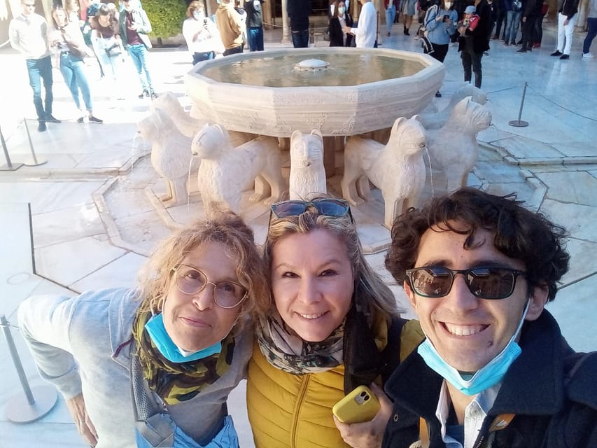 Granada: Alhambra, Alcazaba, and Nasrid Palaces Tour - Charles V Palace, an unexpected Renaissance presence