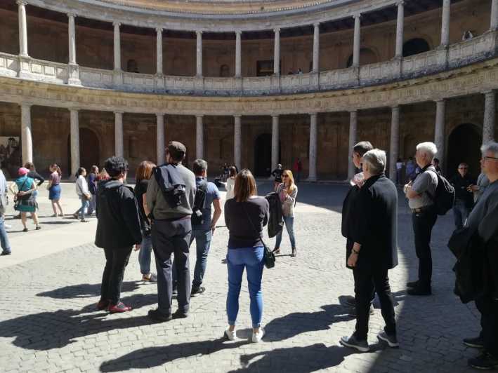 Granada: Alhambra and Albaicín Small Group Tour - Why a guide helps inside the Alhambra
