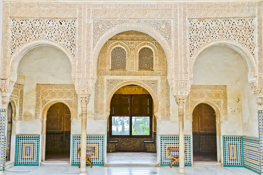 Granada: Alhambra and Albaicín Small Group Tour - The Nasrid Palaces, 90 minutes of Islamic art