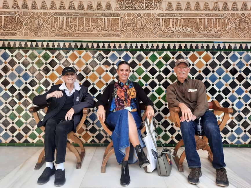 Granada: Alhambra and City Private Tour - Generalife gardens and Charles V’s palace