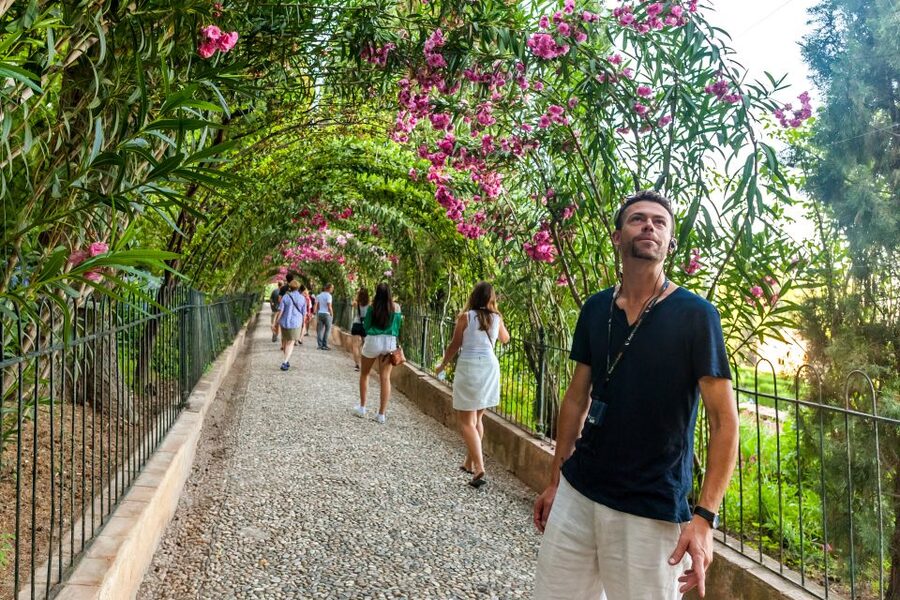 Granada: Alhambra and Generalife Garden Ticket & Guided Tour - Palace of Carlos V and the Christian layer