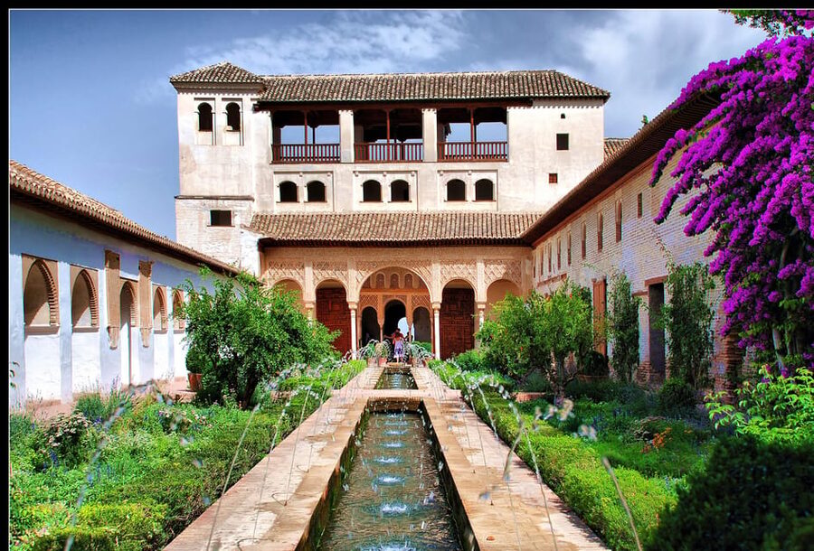 Granada: Alhambra and Generalife Garden Ticket & Guided Tour - The important omission: Nasrid Palaces