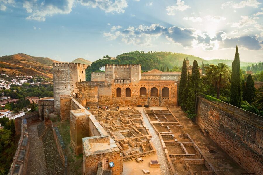 Granada: Alhambra and Generalife Garden Ticket & Guided Tour - Is $81 a fair price?