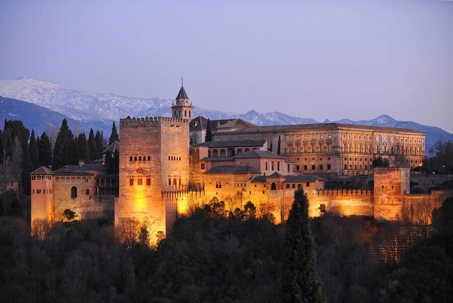 Granada: Alhambra and Generalife Garden Ticket & Guided Tour - The Alhambra: a royal city on the hill