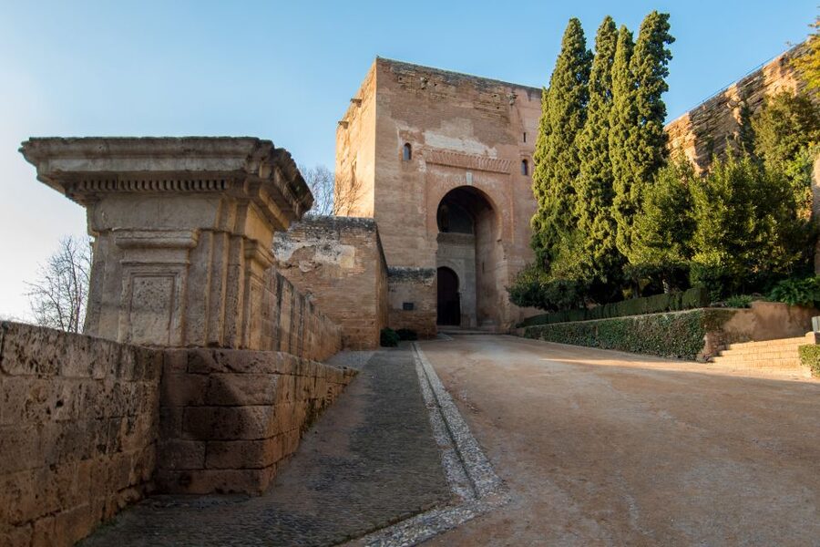 Granada Alhambra and Generalife Gardens Experience Tour - Why the Nasrid Palaces change the decision