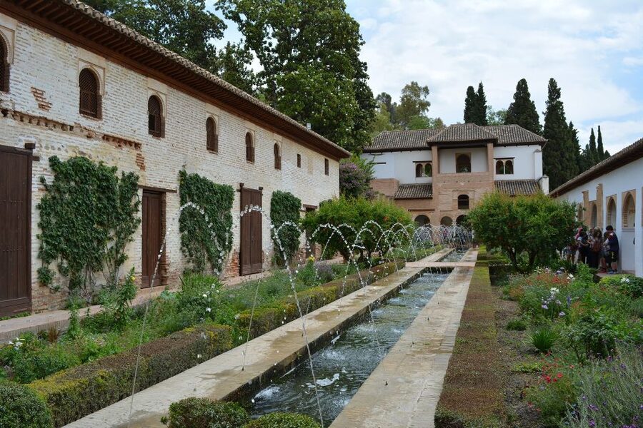 Granada: Alhambra and Generalife Gardens Guided Tour - Gardens first: Paseo de los Cipreses and San Francisco