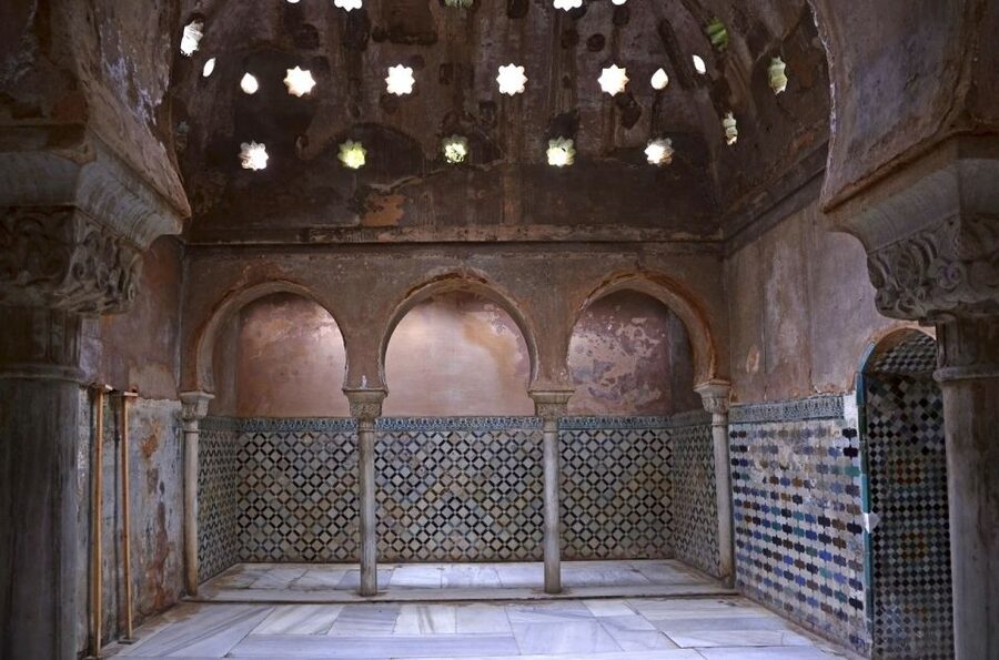 Granada: Alhambra and Nasrid Palaces Private Tour - Key points at a glance
