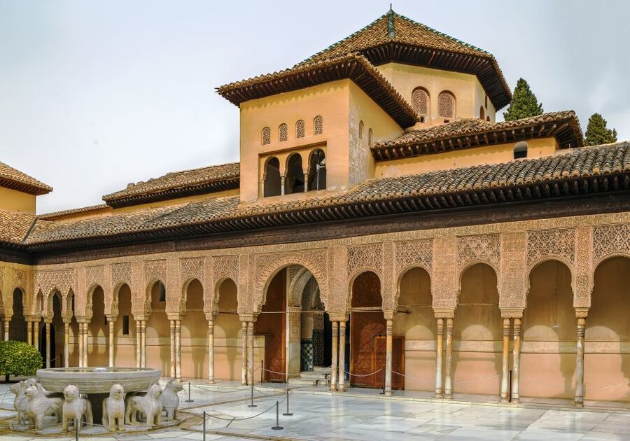Granada: Alhambra and Nasrid Palaces Private Tour - What the three-hour pace feels like