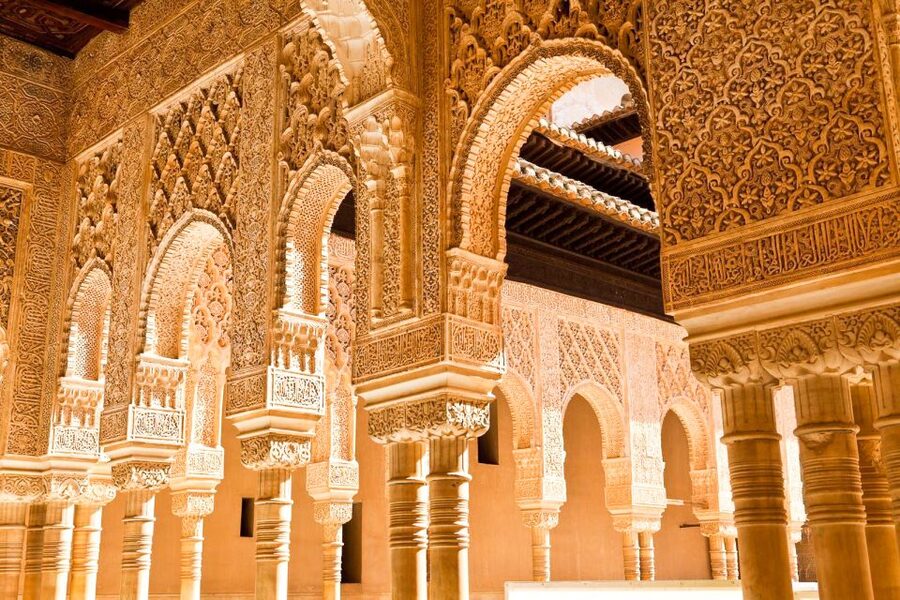 Granada: Alhambra and Nasrid Palaces Small Guided Tour - Key points to know before booking