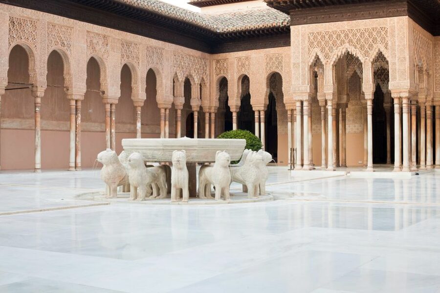 Granada: Alhambra and Nasrid Palaces Small Guided Tour - The Nasrid Palaces: Granada’s finest rooms