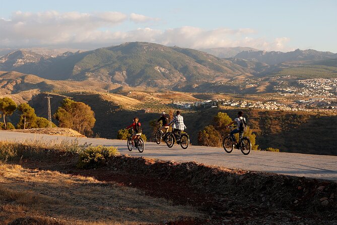 Granada: Alhambra and Sierra Nevada Sunset Views by E-Bike - Albaicín from a quieter viewpoint