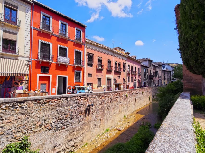 Granada: Alhambra, Cathedral, Royal Chapel and Albayzin tour - Key points to know before booking