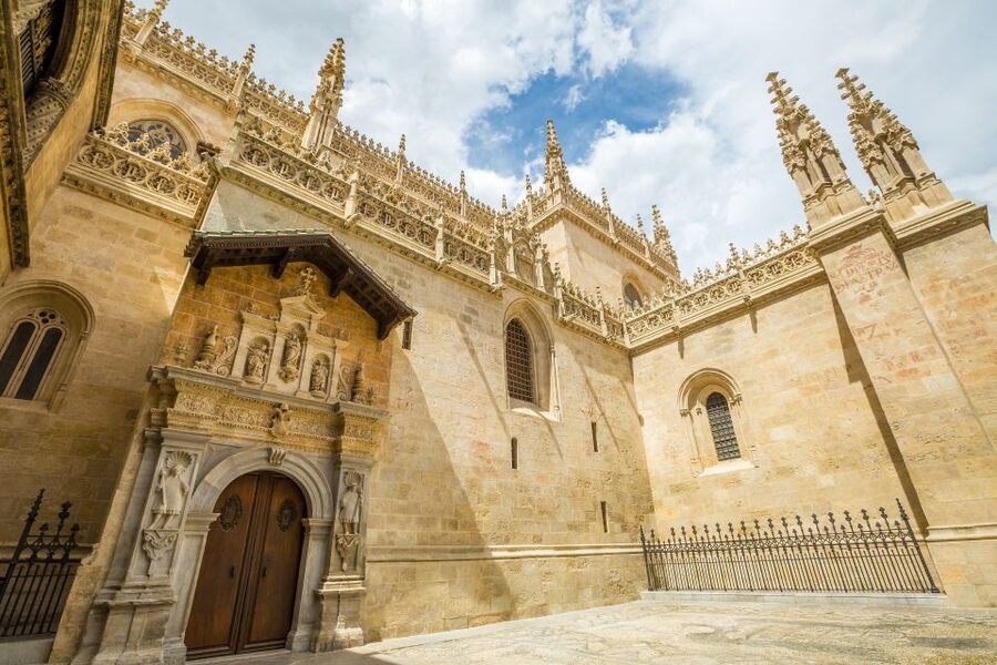 Granada: Alhambra, Cathedral & Royal Chapel Tour w/ Tickets - Starting in Granada’s Christian center