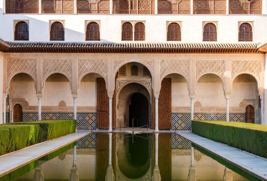 Granada: Alhambra Complex Guided Tour with Ticket - Who should book this Alhambra tour?