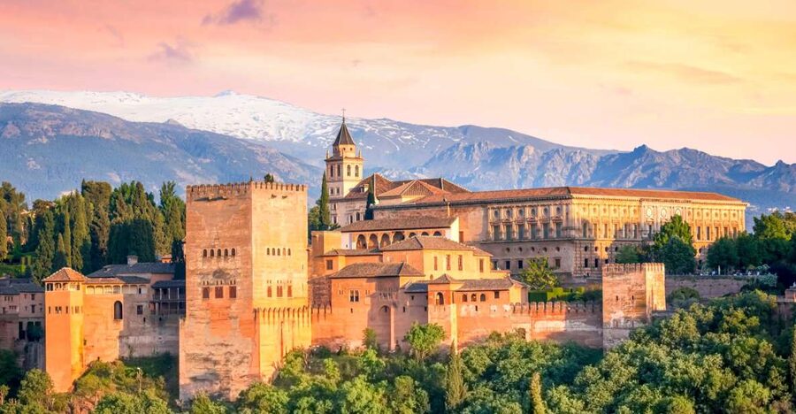Granada: Alhambra Entry Ticket with Audio Guide - Starting at the Granavision Welcome Visitor Centre