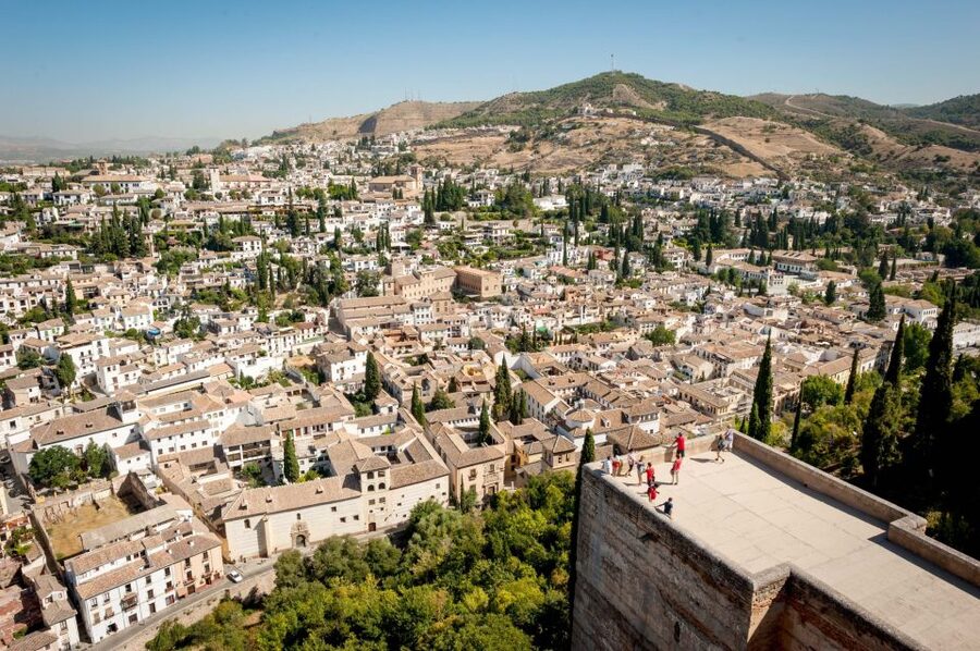 Granada: Alhambra Entry Ticket with Audio Guide - How the GPS Audio Guide Actually Helps