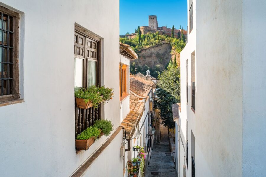Granada: Alhambra Full Complex & Andalusi Monuments Tickets - Planning the day without losing your Nasrid time