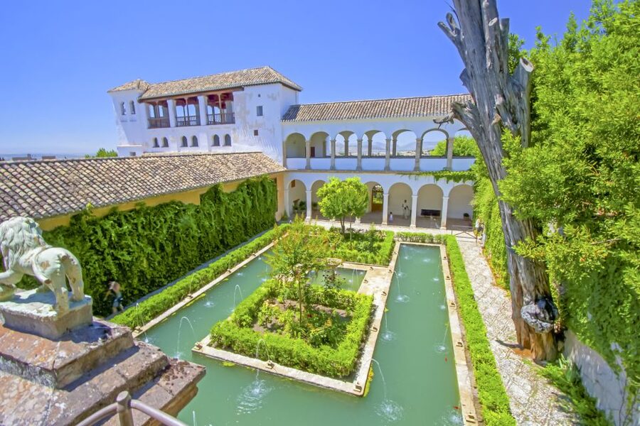 Granada: Alhambra Gardens, Generalife & Alcazaba Guided Tour - My call: book it for the gardens, not the palace interiors