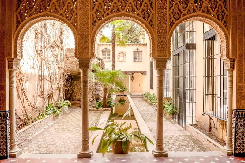 Granada: Alhambra & Gardens Tour w/Nasrid Palaces Option - Generalife Gardens bring a quieter finish