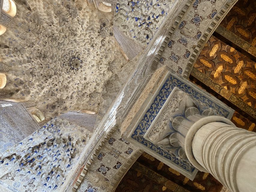 Granada: Alhambra & Generalife Fast-Track Guided Tour - The Palace of Lions and the finest decoration