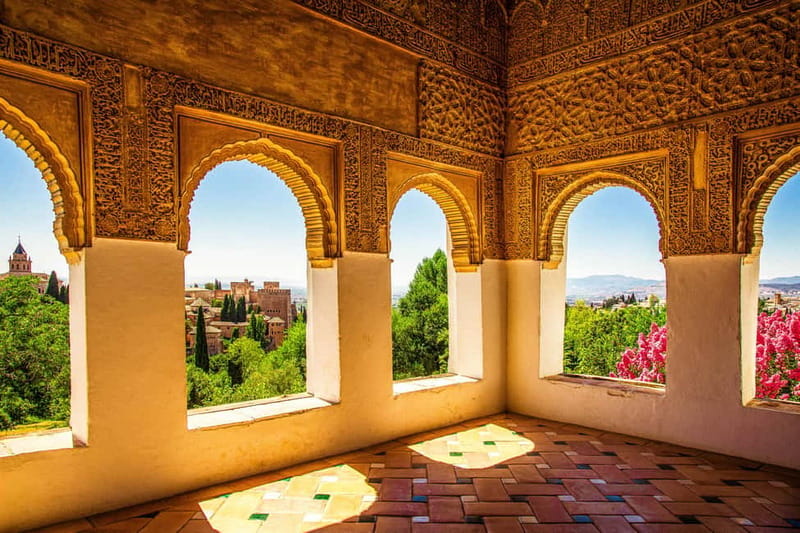Granada: Alhambra, Generalife & Nasrid Palaces Guided Tour - Key things to know before you book