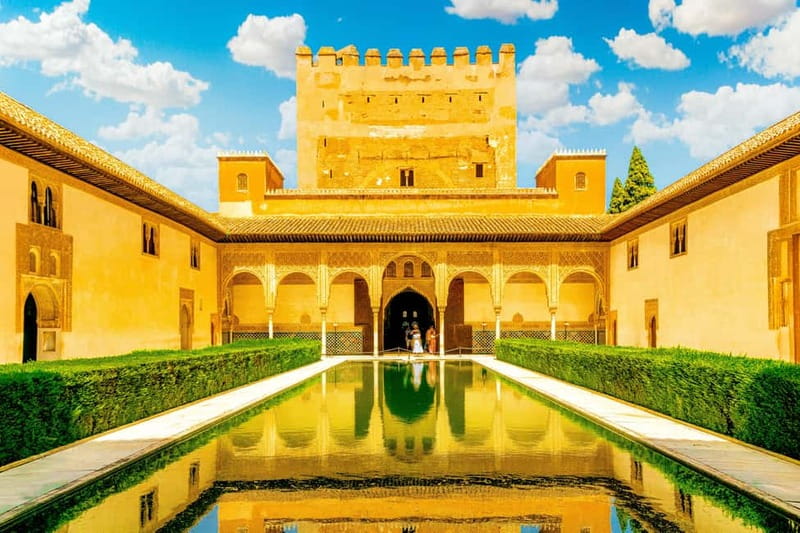 Granada: Alhambra, Generalife & Nasrid Palaces Guided Tour - Charles V Palace and the Puerta del Vino