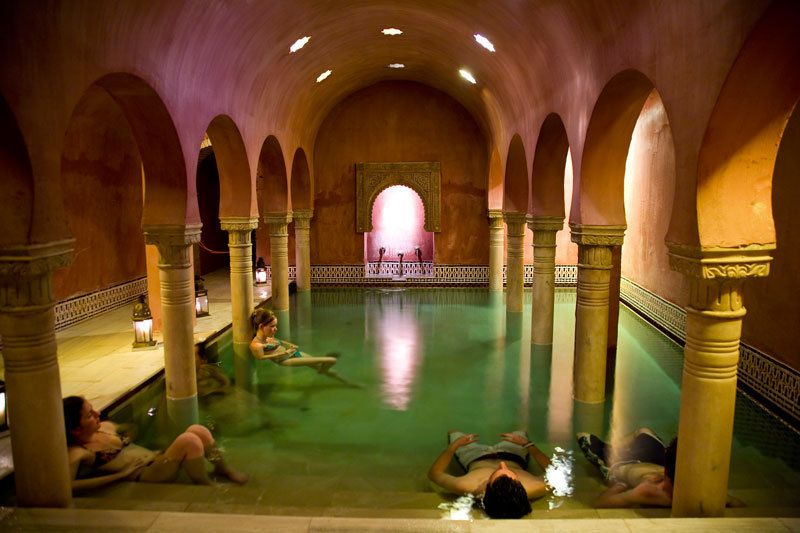 Granada: Alhambra Guided Tour and Arabian Bath and Massage - Who should book this experience?