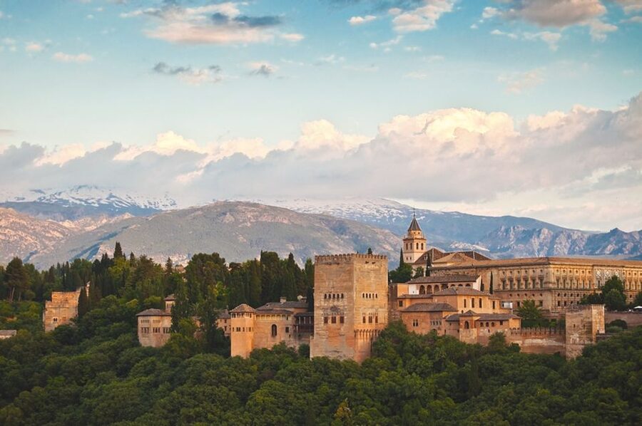 Granada: Alhambra Guided Tour with Nasrid Palaces - Key points to know before booking