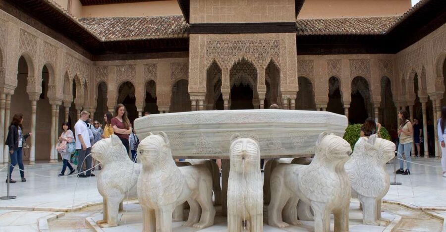 Granada: Alhambra Guided Tour with Nasrid Palaces - Why this Alhambra tour works well in three hours