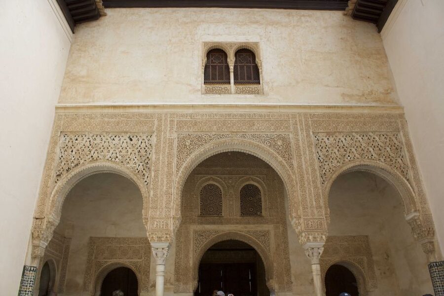 Granada: Alhambra Guided Tour with Nasrid Palaces - What to bring, and what to leave behind
