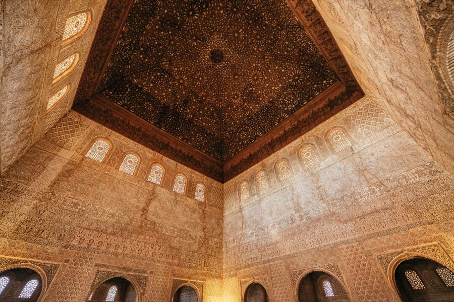 Granada: Alhambra Guided Tour with Nasrid Palaces & Gardens - Is $82 a fair price?