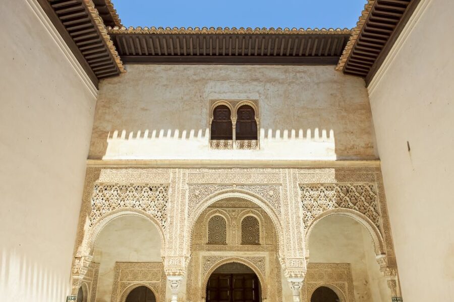 Granada: Alhambra, Nasrid, and Generalife Private Tour - Meeting at the Alhambra entrance