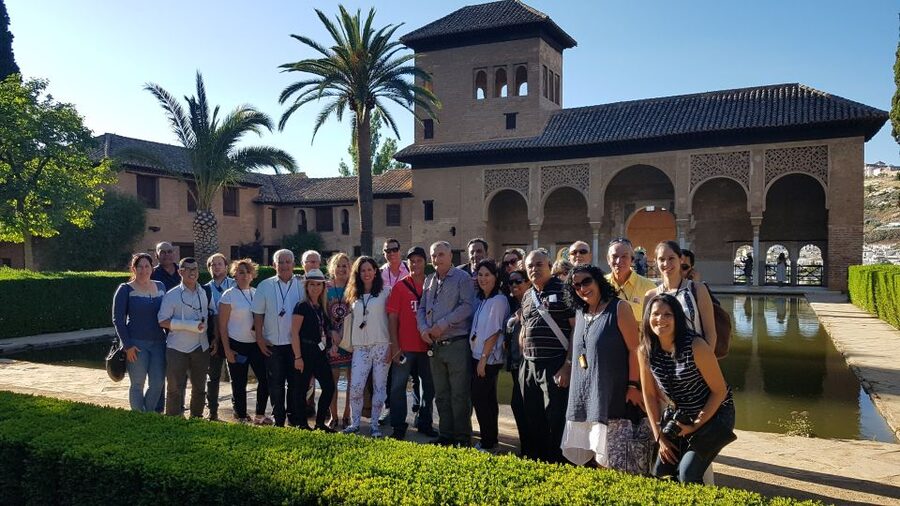 Granada: Alhambra, Nasrid Palaces, & Generalife Guided Tour - Why this three-hour route works at the Alhambra