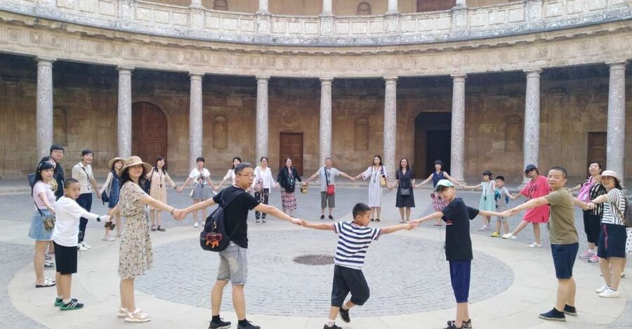 Granada: Alhambra, Nasrid Palaces, & Generalife Guided Tour - Charles V Palace and the short mid-tour pause