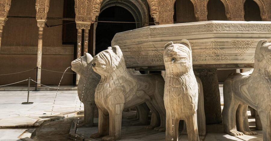 Granada: Alhambra & Nasrid Palaces Small Group Guided Tour - The Alhambra in three hours