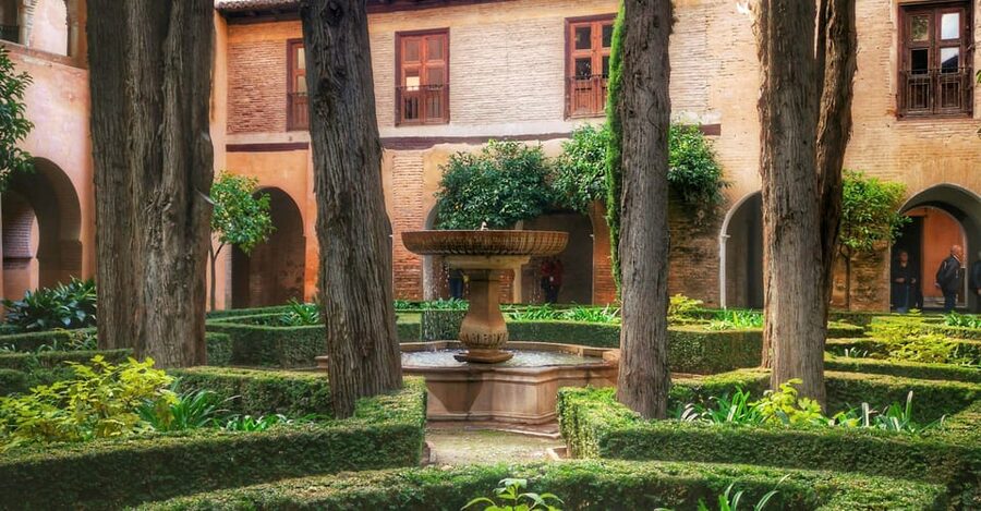 Granada: Alhambra & Nasrid Palaces Small Group Guided Tour - Is $117 a fair price?