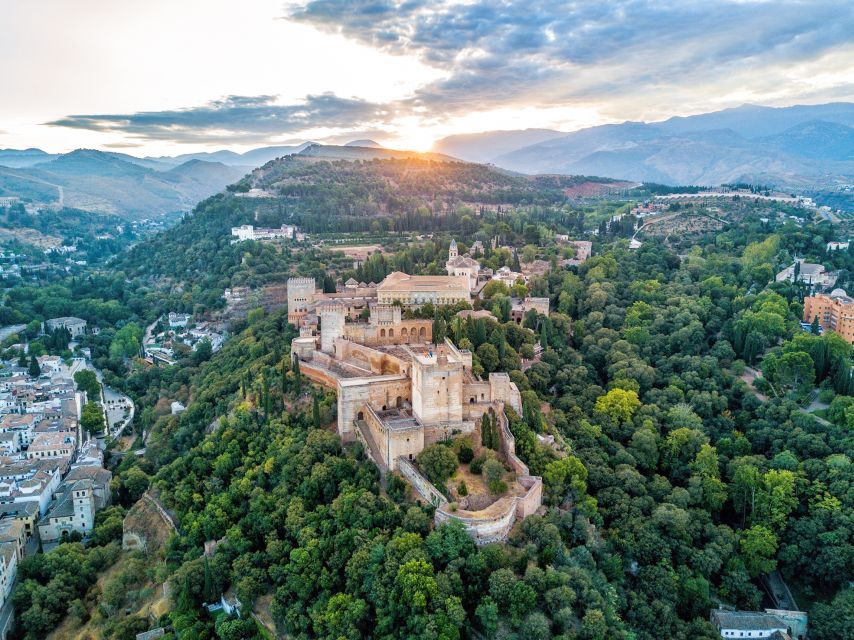 Granada: Alhambra & Nasrid Palaces Tour with Tickets - Generalife Gardens: water, shade, and royal retreat